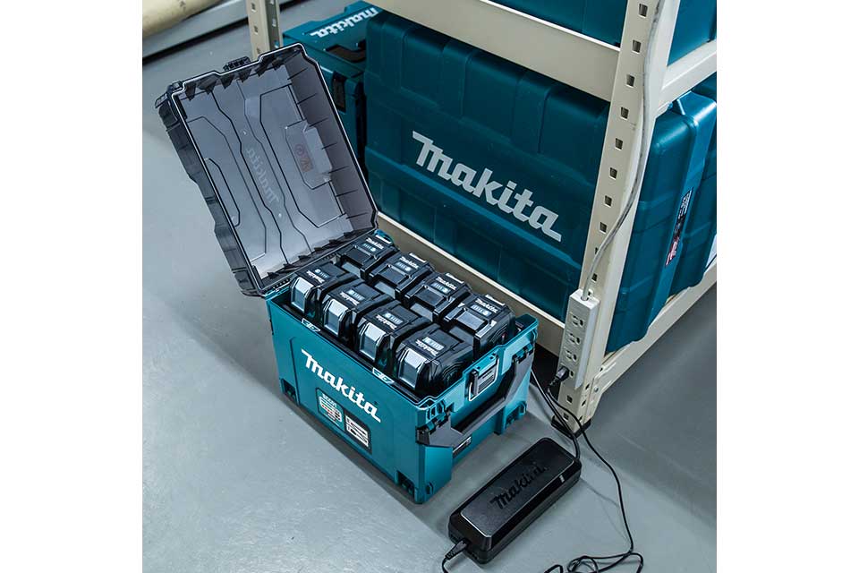 Makita 40vXGT 8 PORT CHARGER 1914U8-7