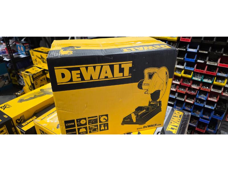 Dewalt 2300W 355mm Chop Saw Damaged Box