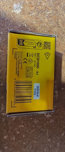 Dewalt 18V 8Ah XR Li-Ion Battery Pack
