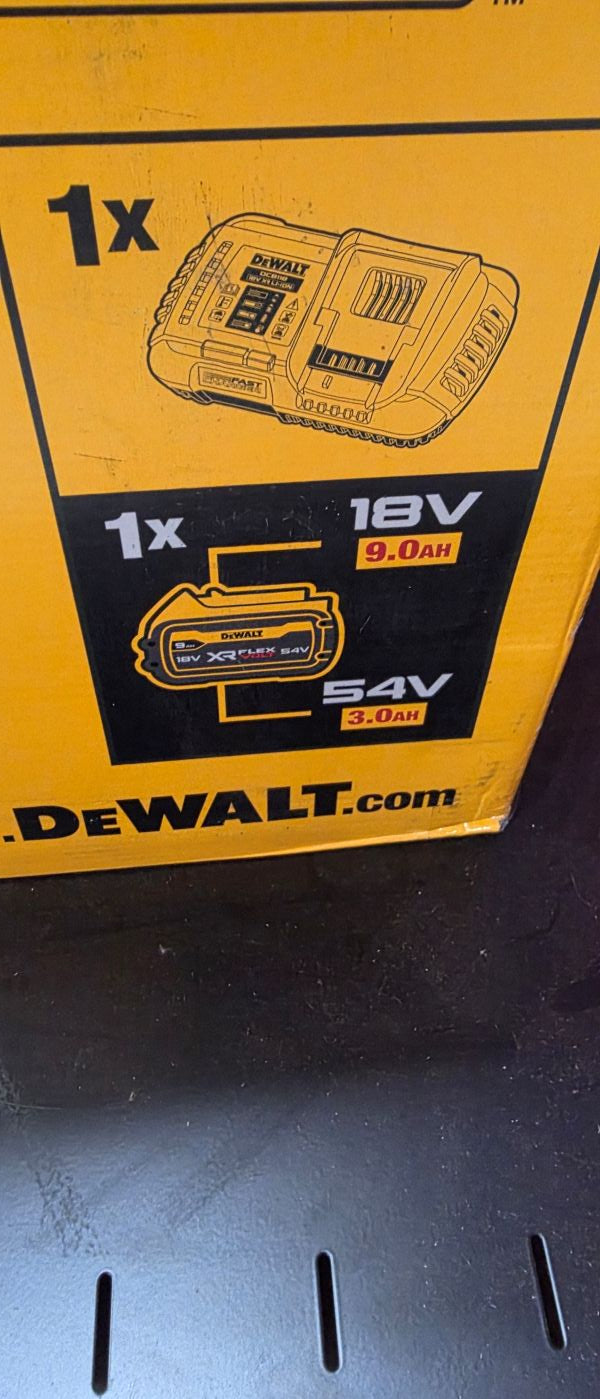Dewalt SPLIT BOOM EDGER KIT WITH 9AH BATTERY