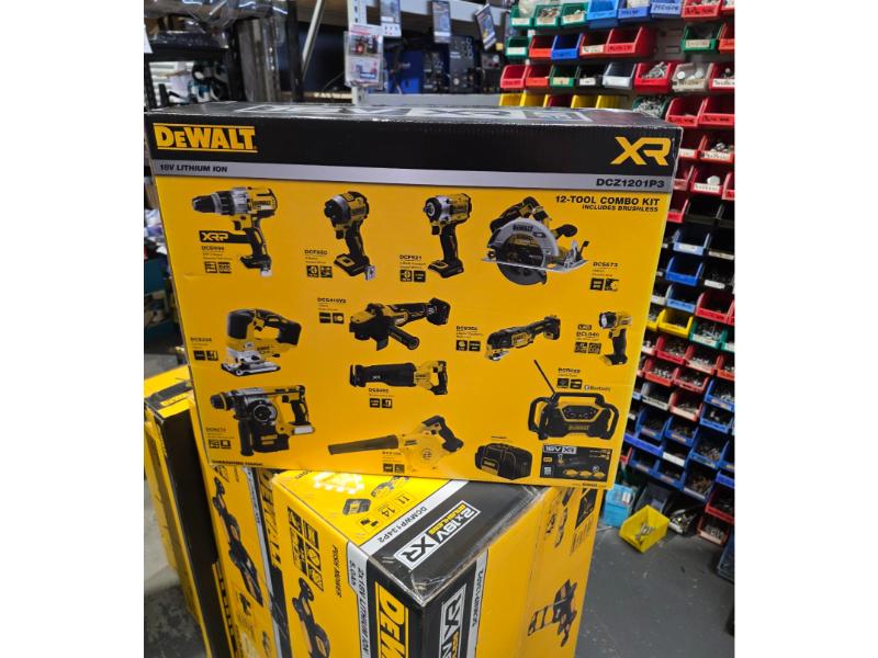 Dewalt 18V XR 12 PIECE KIT - 5.0AH