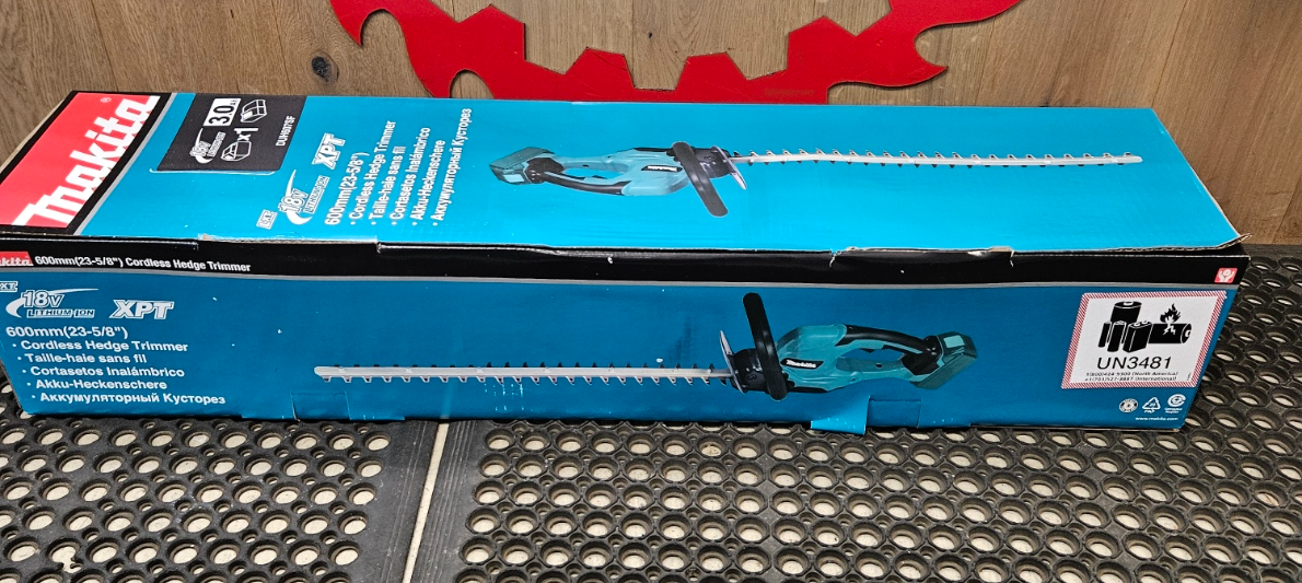 Makita 18V HEDGE TRIMMER 600mm Kit