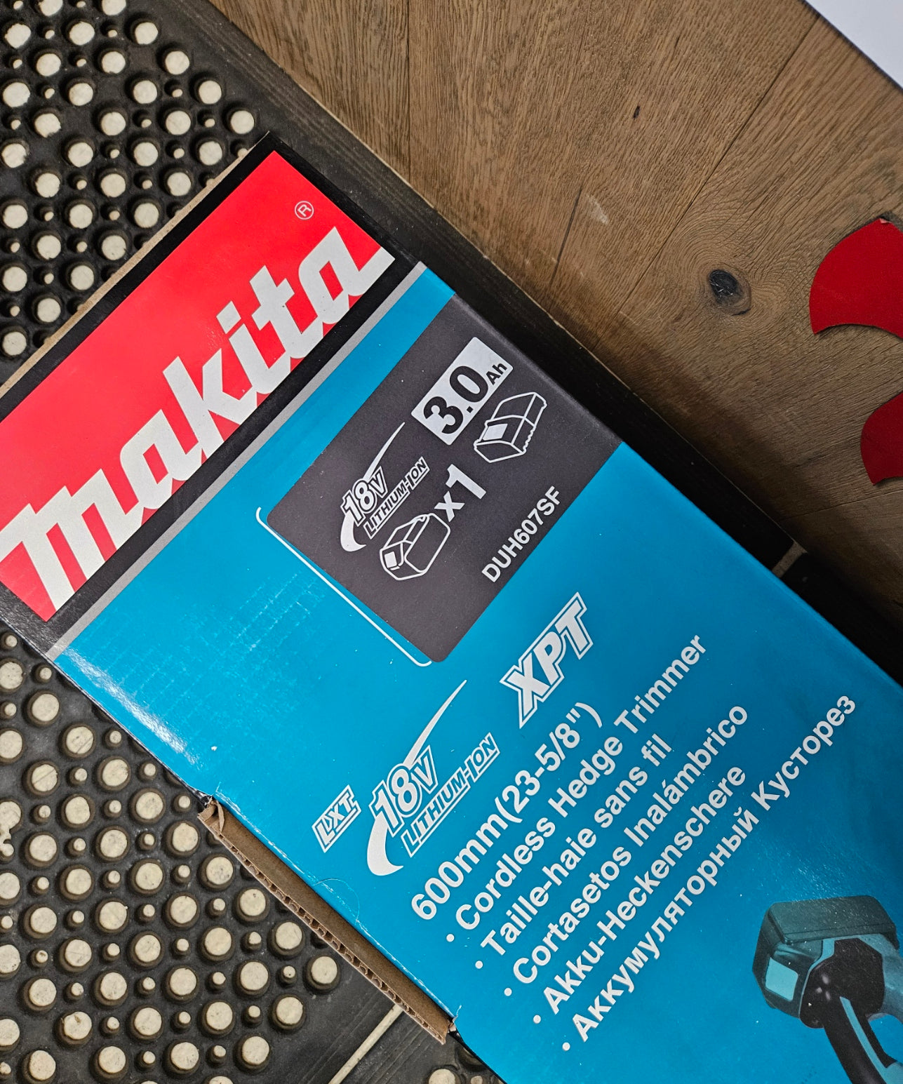 Makita 18V HEDGE TRIMMER 600mm Kit