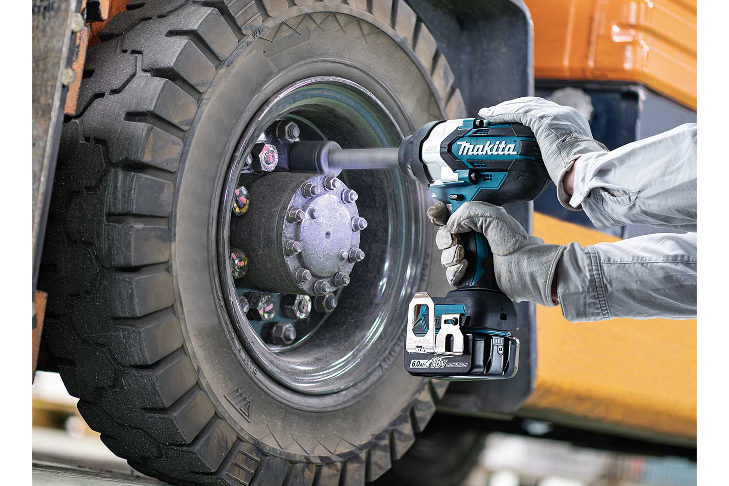 Makita 18V Brushless 3/4 inch Impact Wrench - Extended Anvil