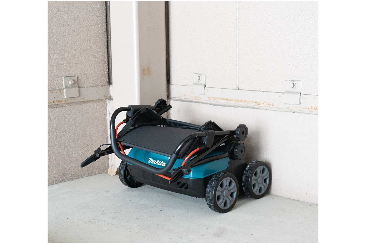 Makita 18V LXT 320mm Scarifier