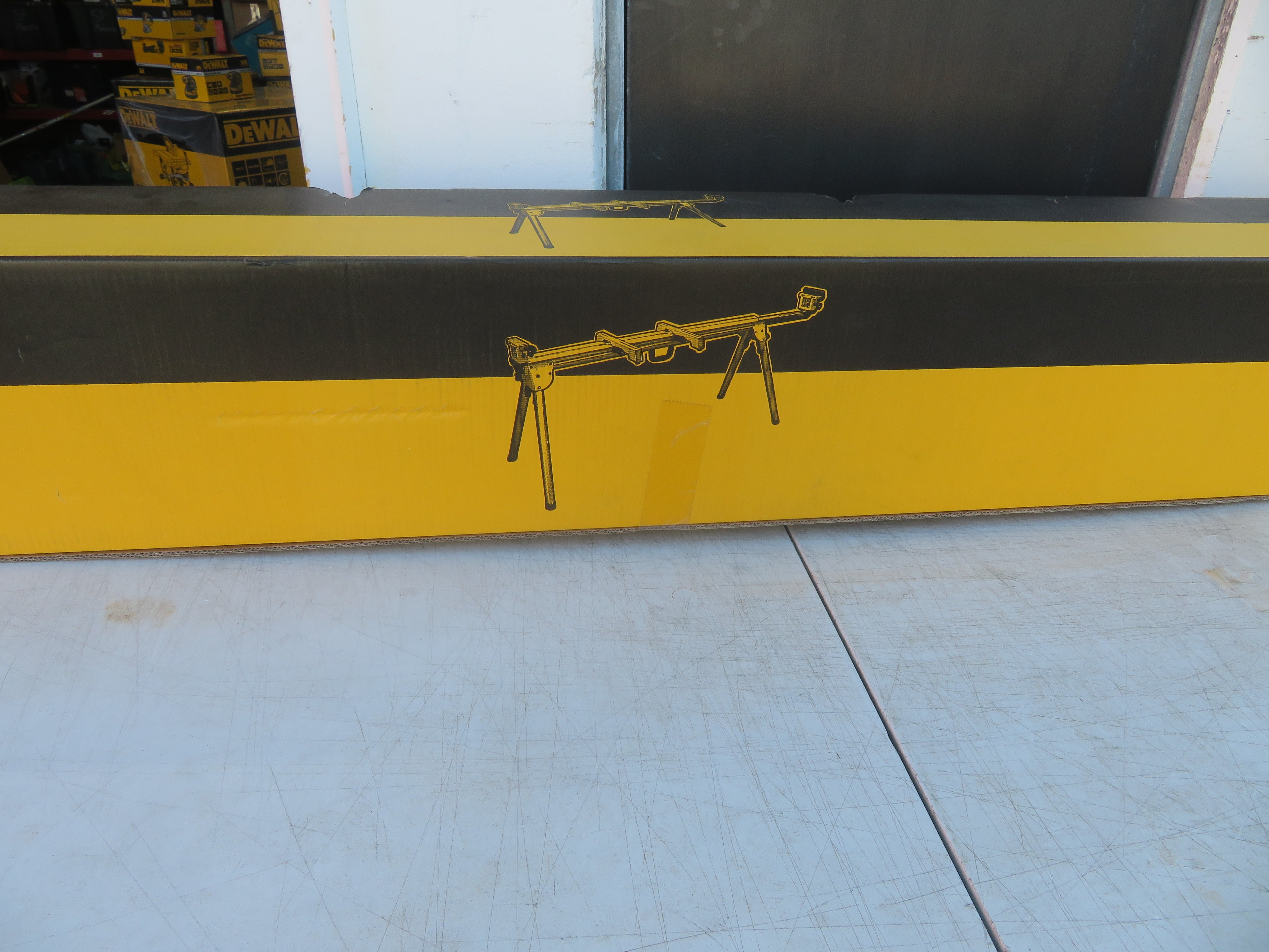 DEWALT Mitre Saw Stand 1.7 metre beam extends to support 3.83m