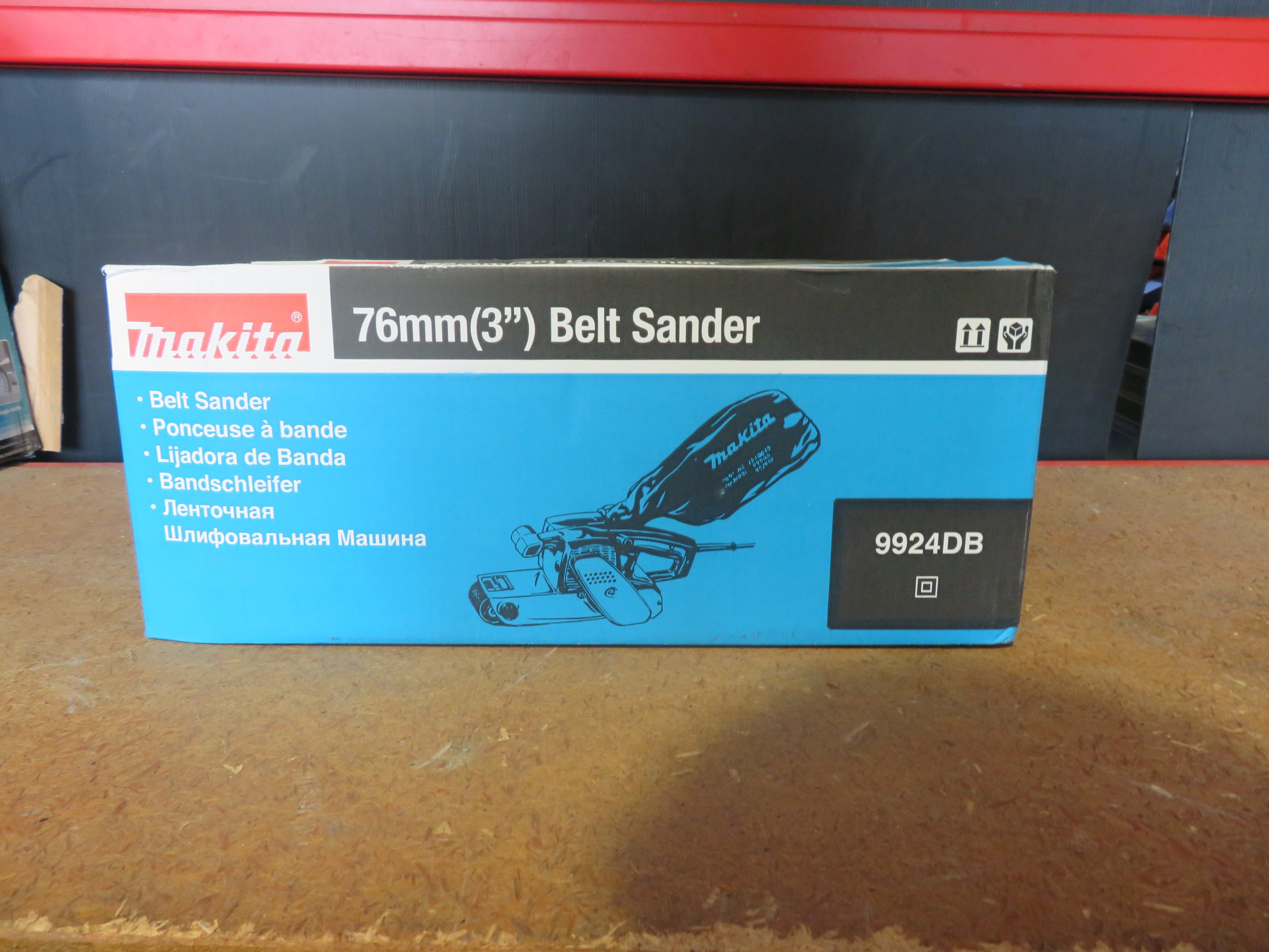 Makita 76-100mm Belt Sander