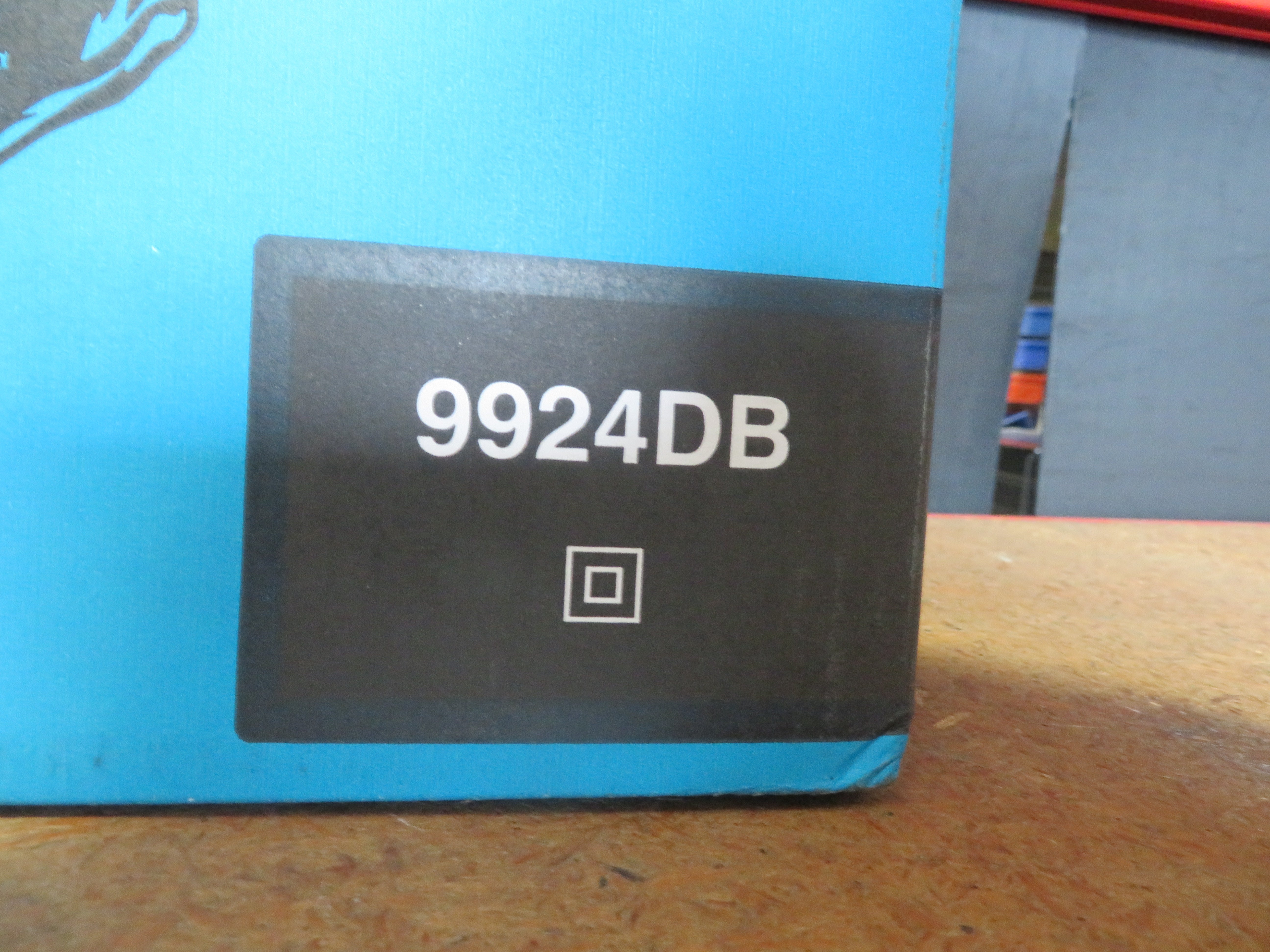 Makita 76-100mm Belt Sander