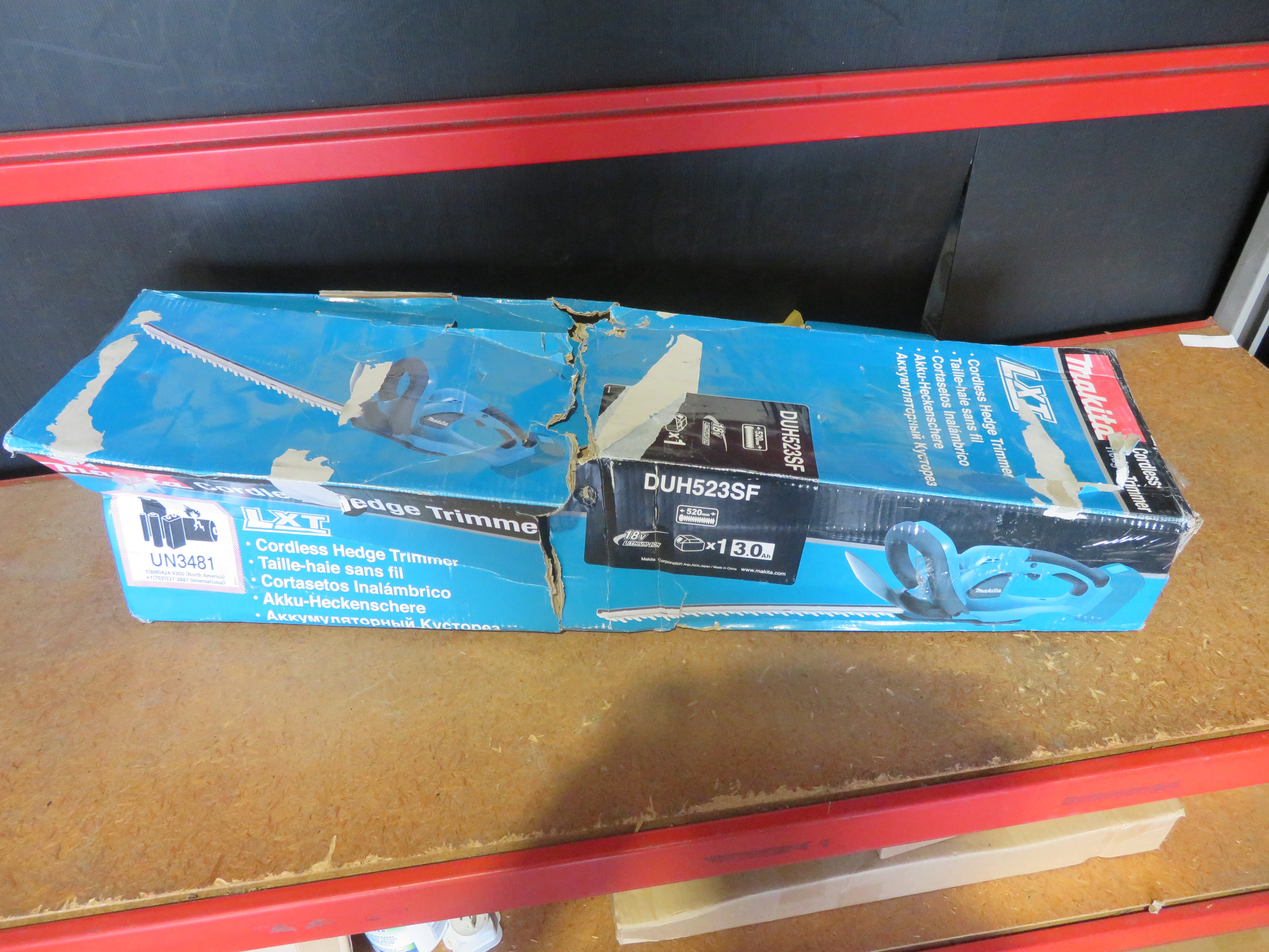 Makita 18V Cordless Hedge Trimmer Kit