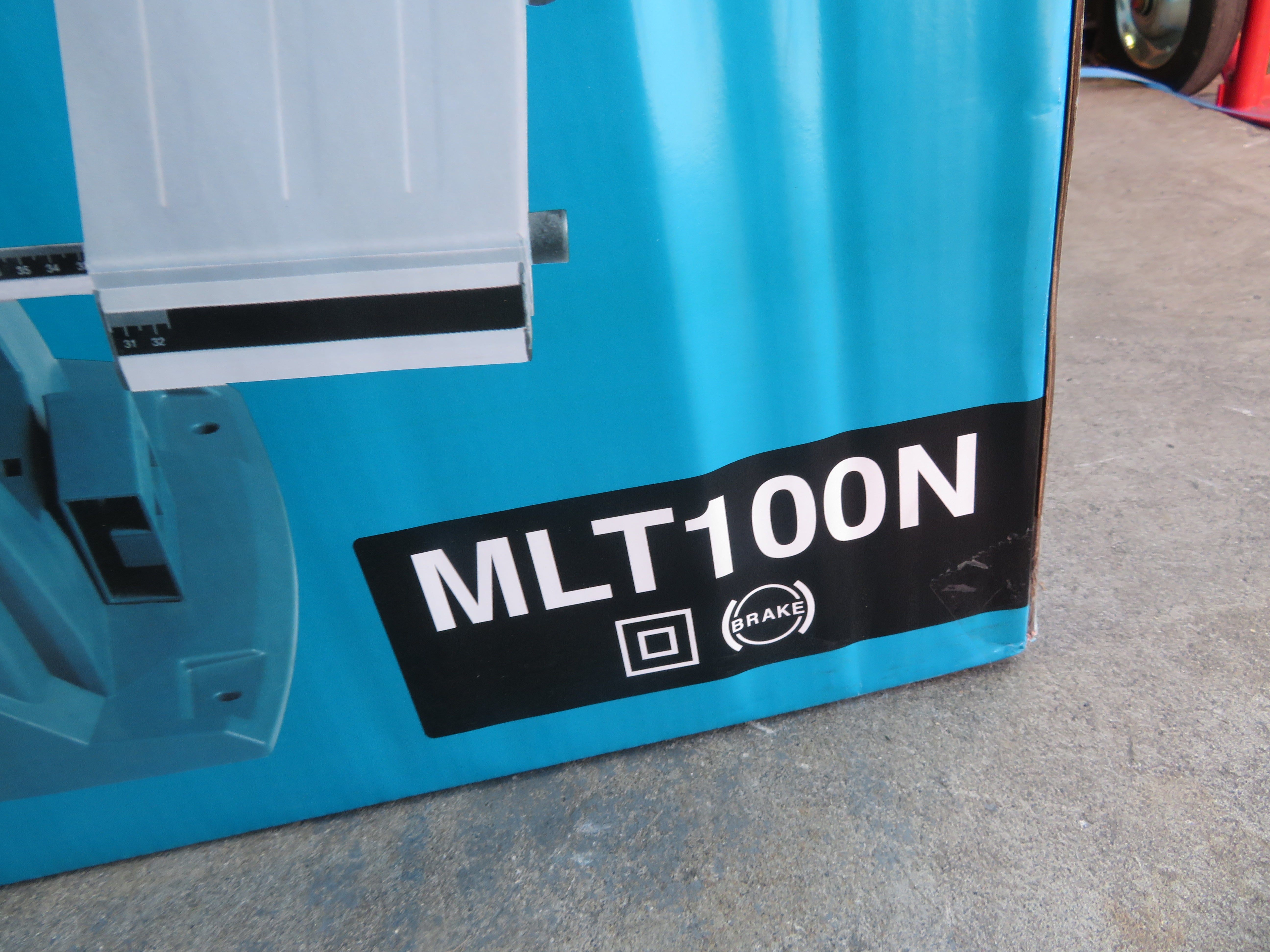 MAKITA 255mm Table Saw MLT100N