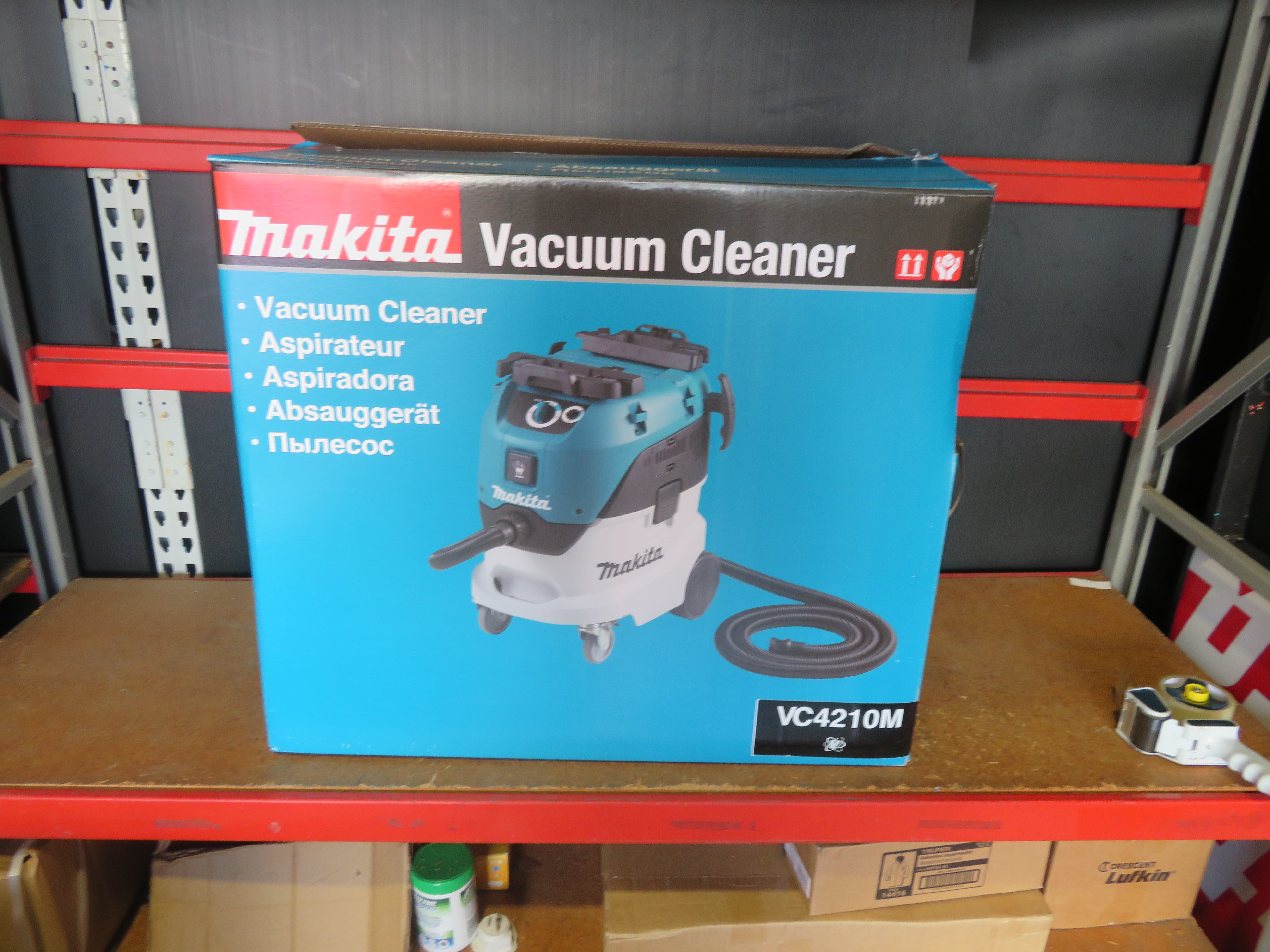 Makita VACUUM CLEANER 42L M class