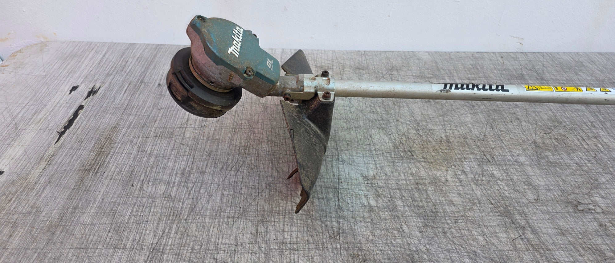 Makita 18Vx2 Bl Line Trimmer Loop Adt Ex Demo