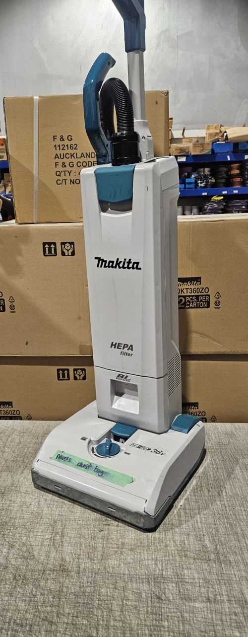 Makita 18Vx2 Bl Upright Cleaner Ex Demo