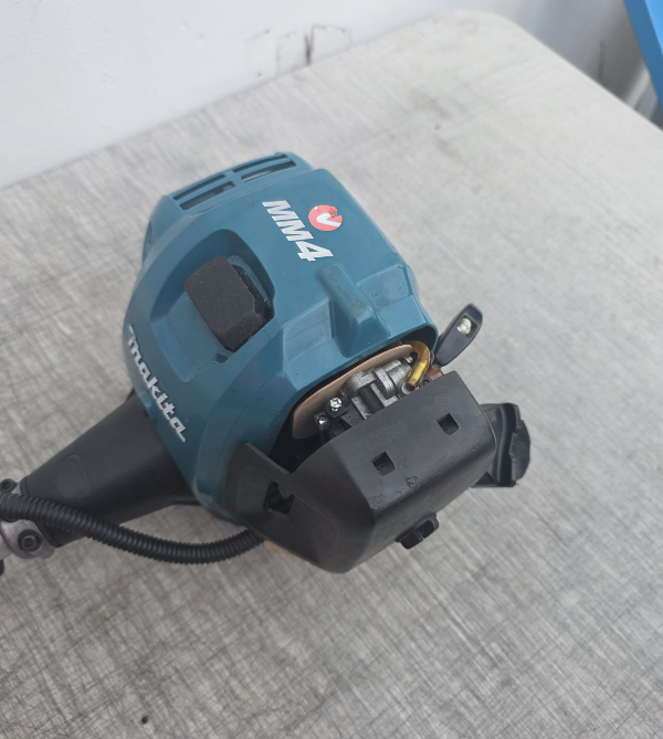 Makita 25.4Cc 4 Stroke Multi Function Power Head Ex Demo