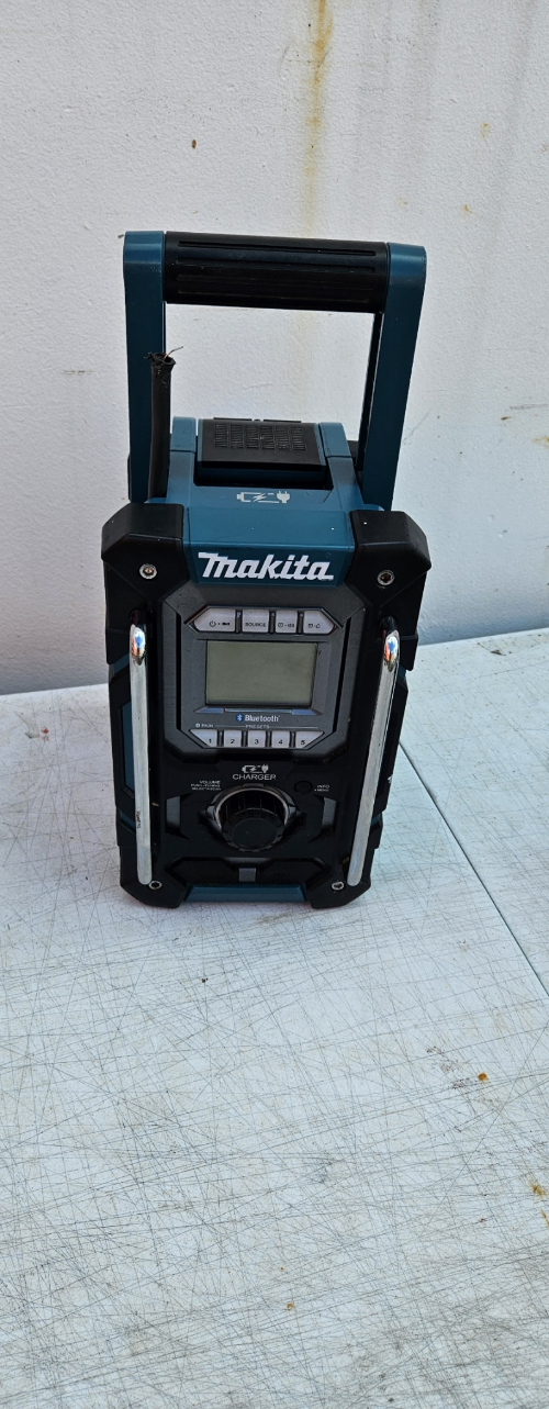 Makita 18V Lxt Charger Radio Teal Ex Demo