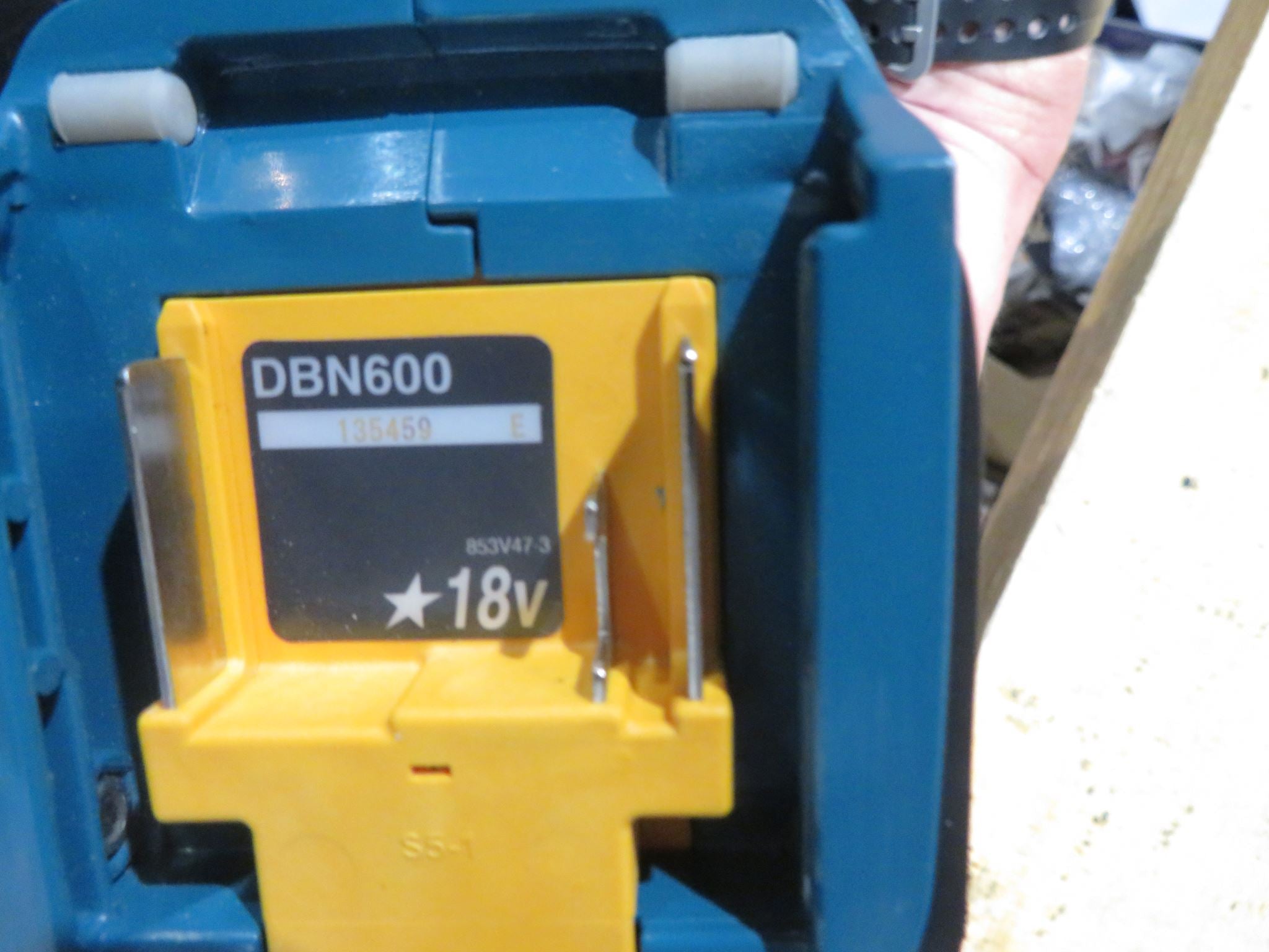 MAKITA 18V LXT 16Ga BRAD-straight