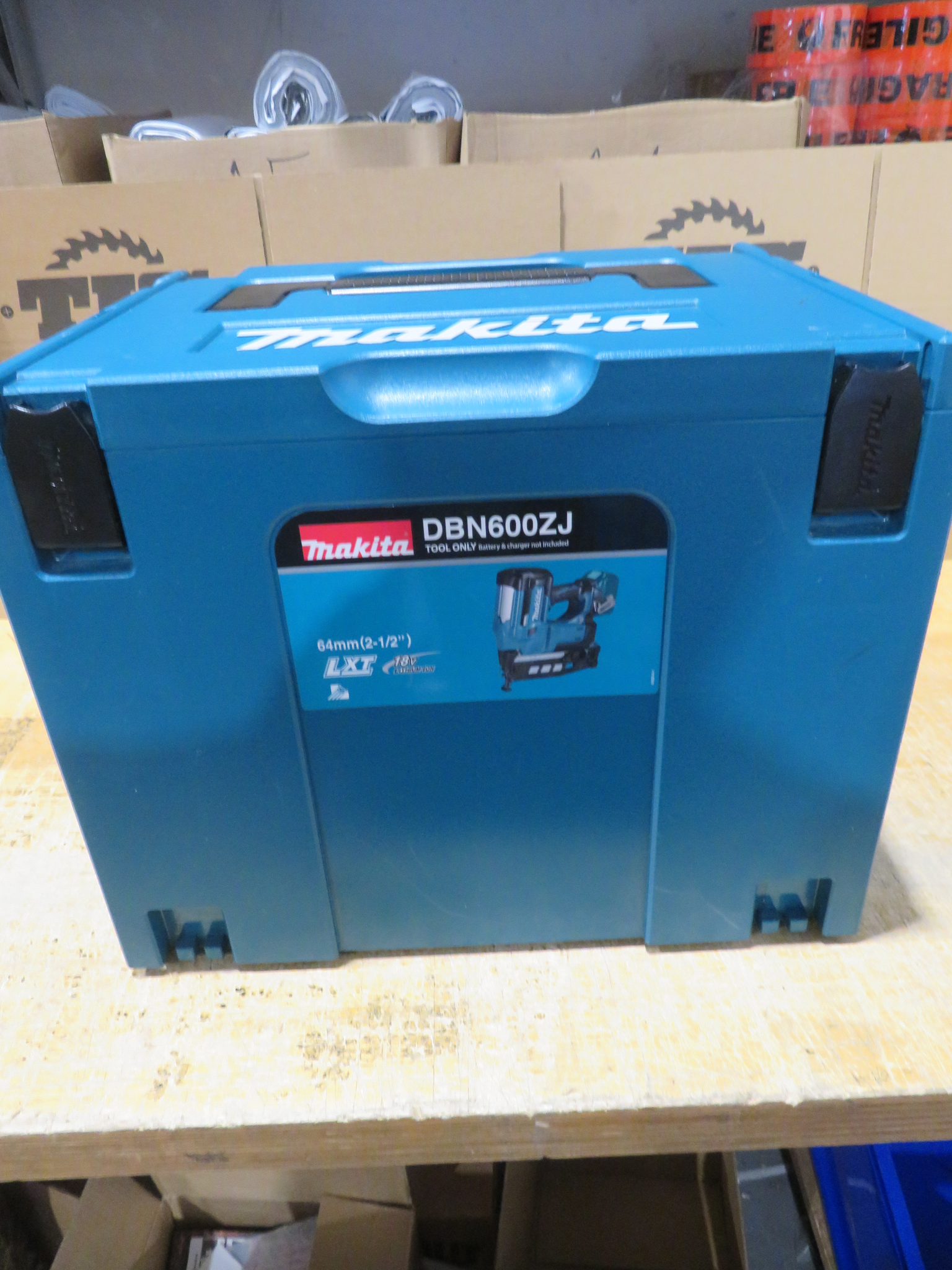 MAKITA 18V LXT 16Ga BRAD-straight
