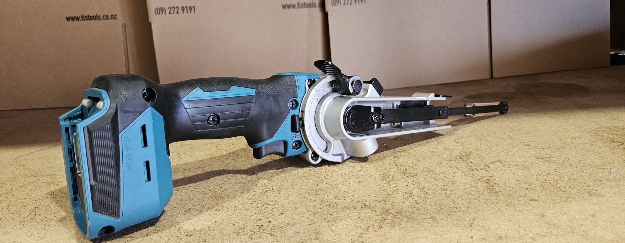 Makita Ex Demo DBS180Z 18V LXT Brushless 9mm Belt Sander - Clearance