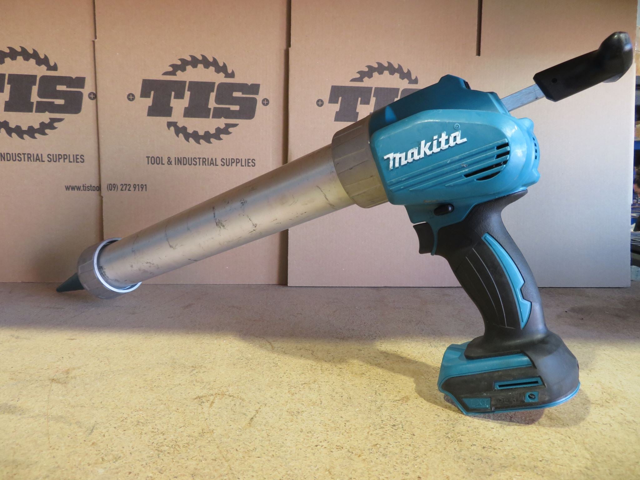 Makita EX DEMO 18V LXT CAULKING GUN 600ml