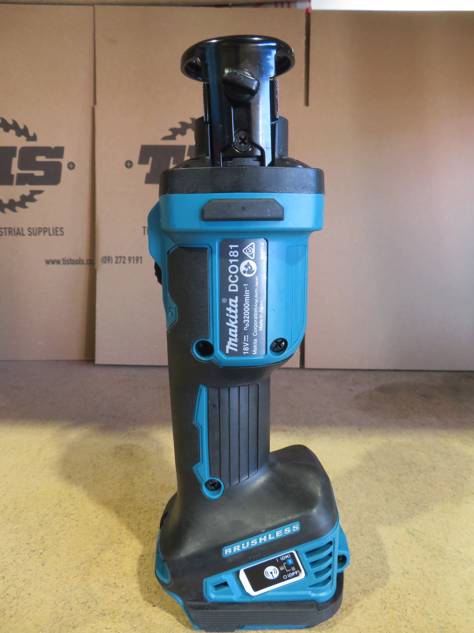 Makita Ex Demo DCO181Z 18V LXT Brushless AWS Cut-Out Tool