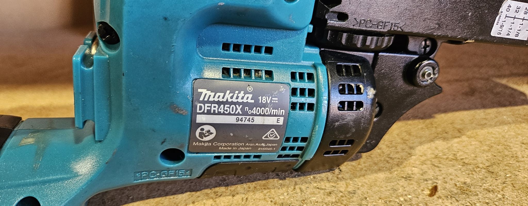 MAKITA EX DEMO 18V LXT AUTO FEED SCREWDRIVER