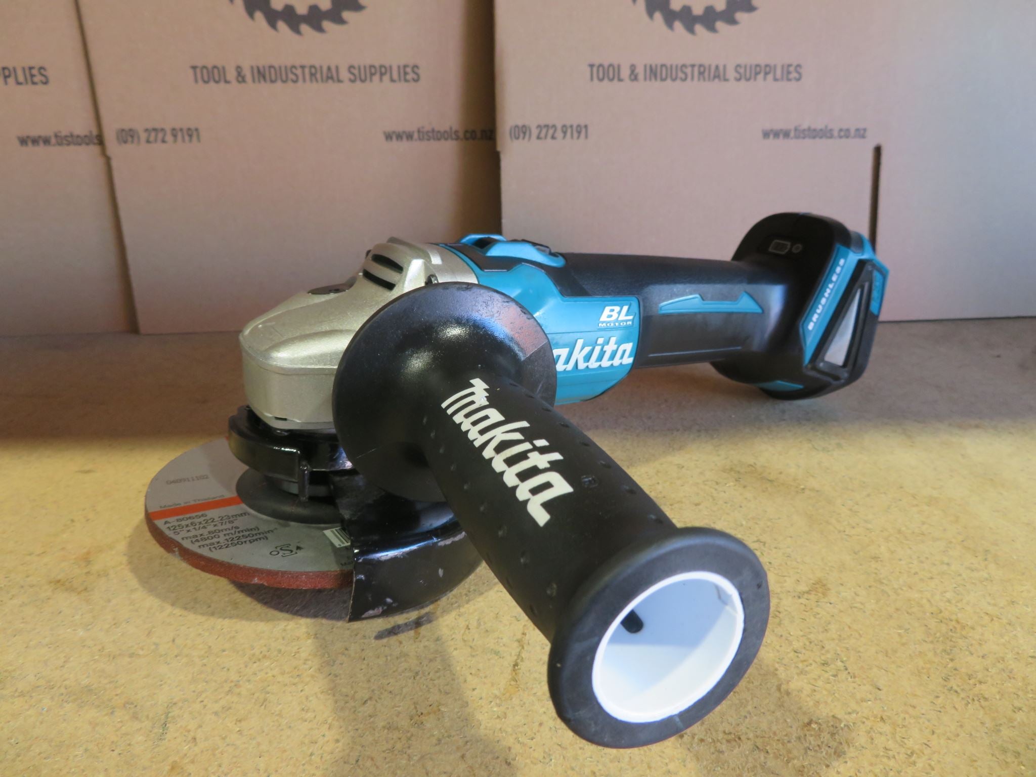 MAKITA EX DEMO 18V BL GRINDER 125mm Slide TOOL ONLY