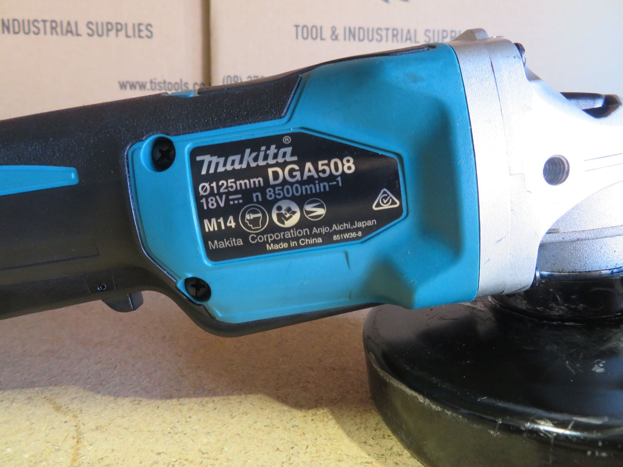 MAKITA EX DEMO 18V BL GRINDER 125mm Paddle