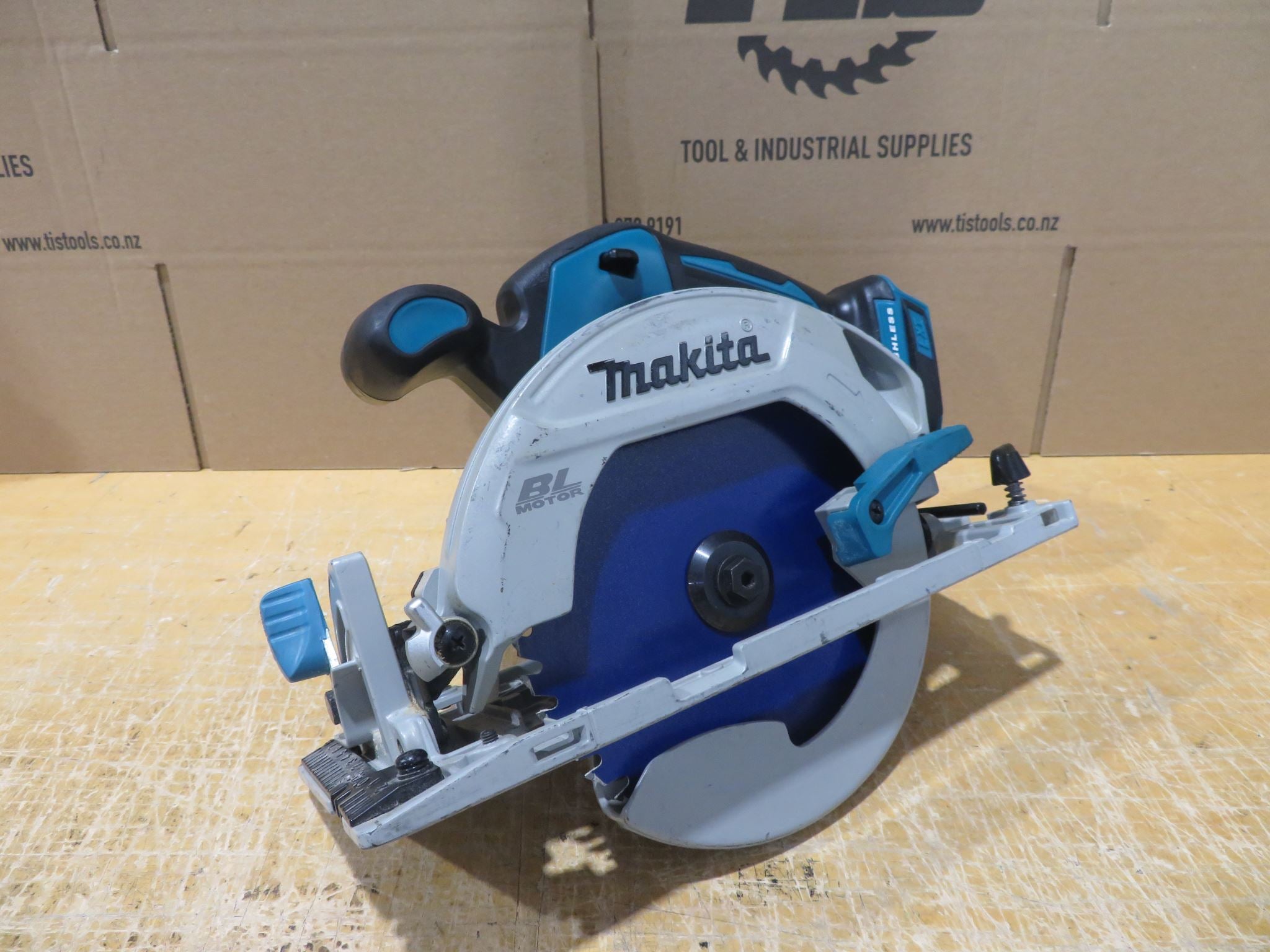 Makita EX DEMO 18V LXT Brushless 165mm Circular Saw