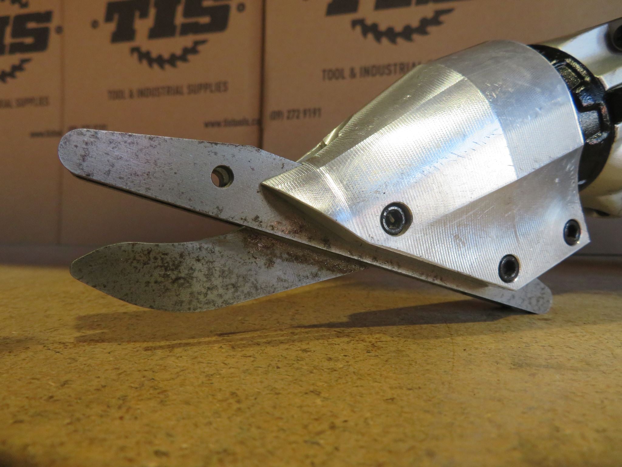 Makita Ex Demo 18V LXT Brushless 13mm Fibre Cement Shears