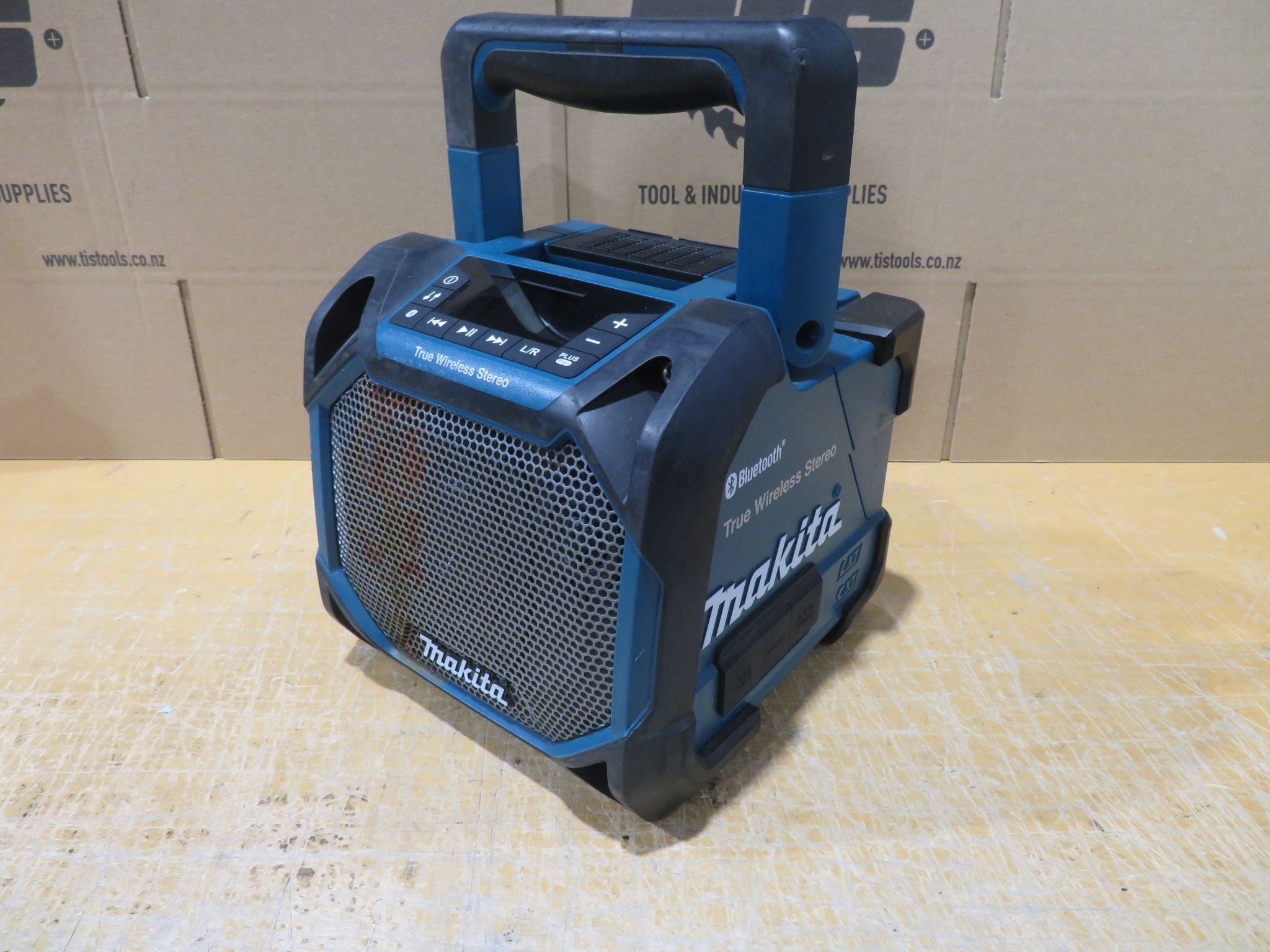 Makita 18V Lxt Jobsite Speaker connect Ex Demo