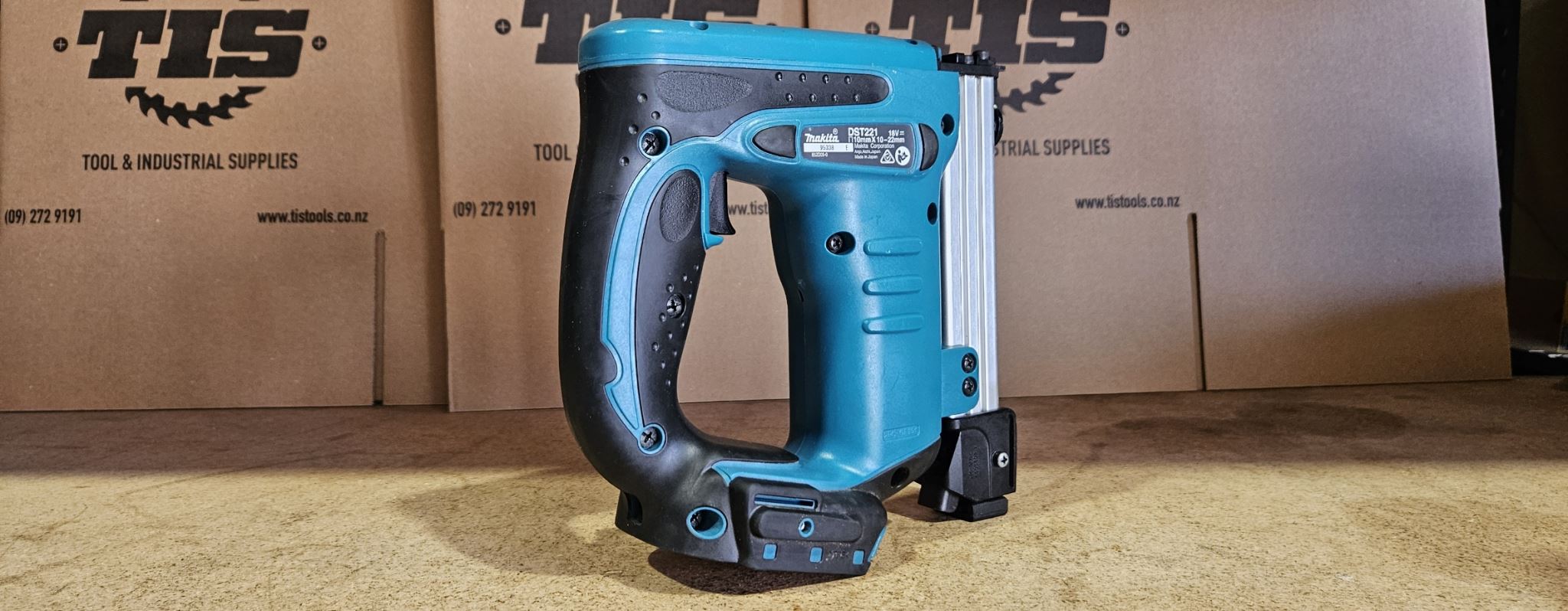 MAKITA 18V LXT STAPLER 10mm3/8in 22mm Ex Demo