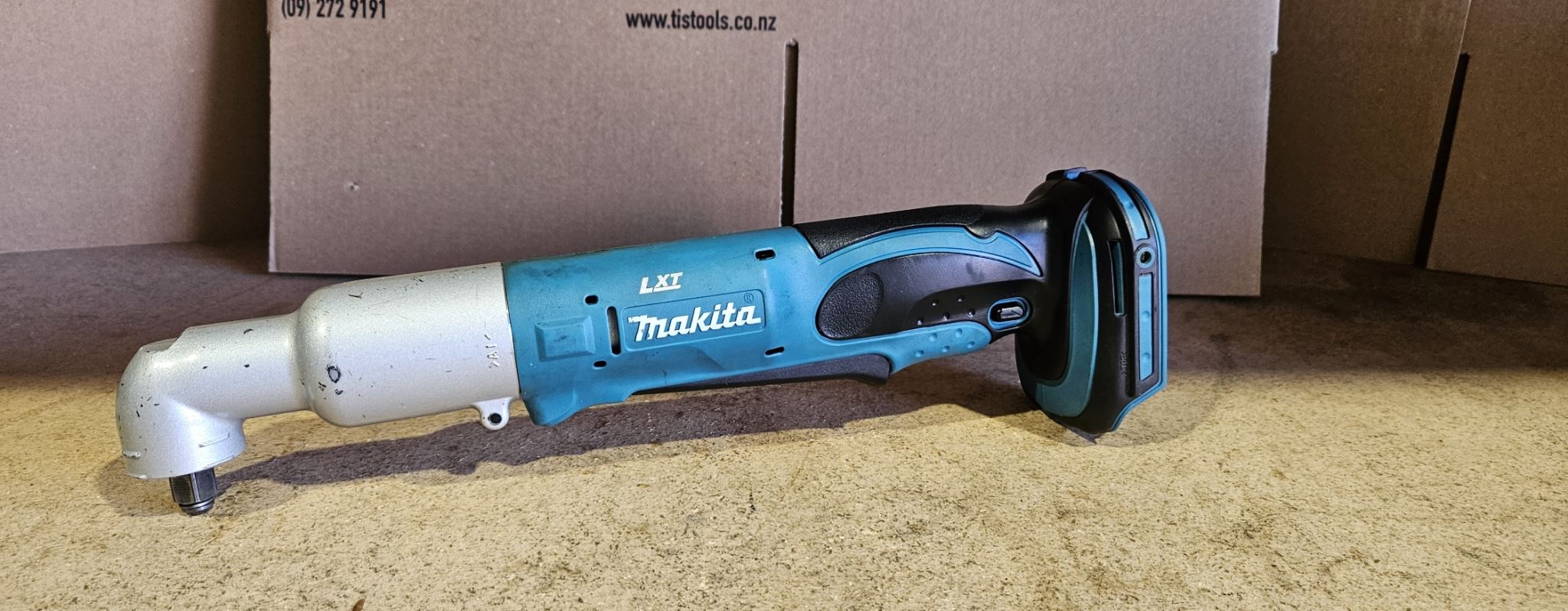 MAKITA 18V LXT ANGLE WRENCH 3/8in Ex Demo