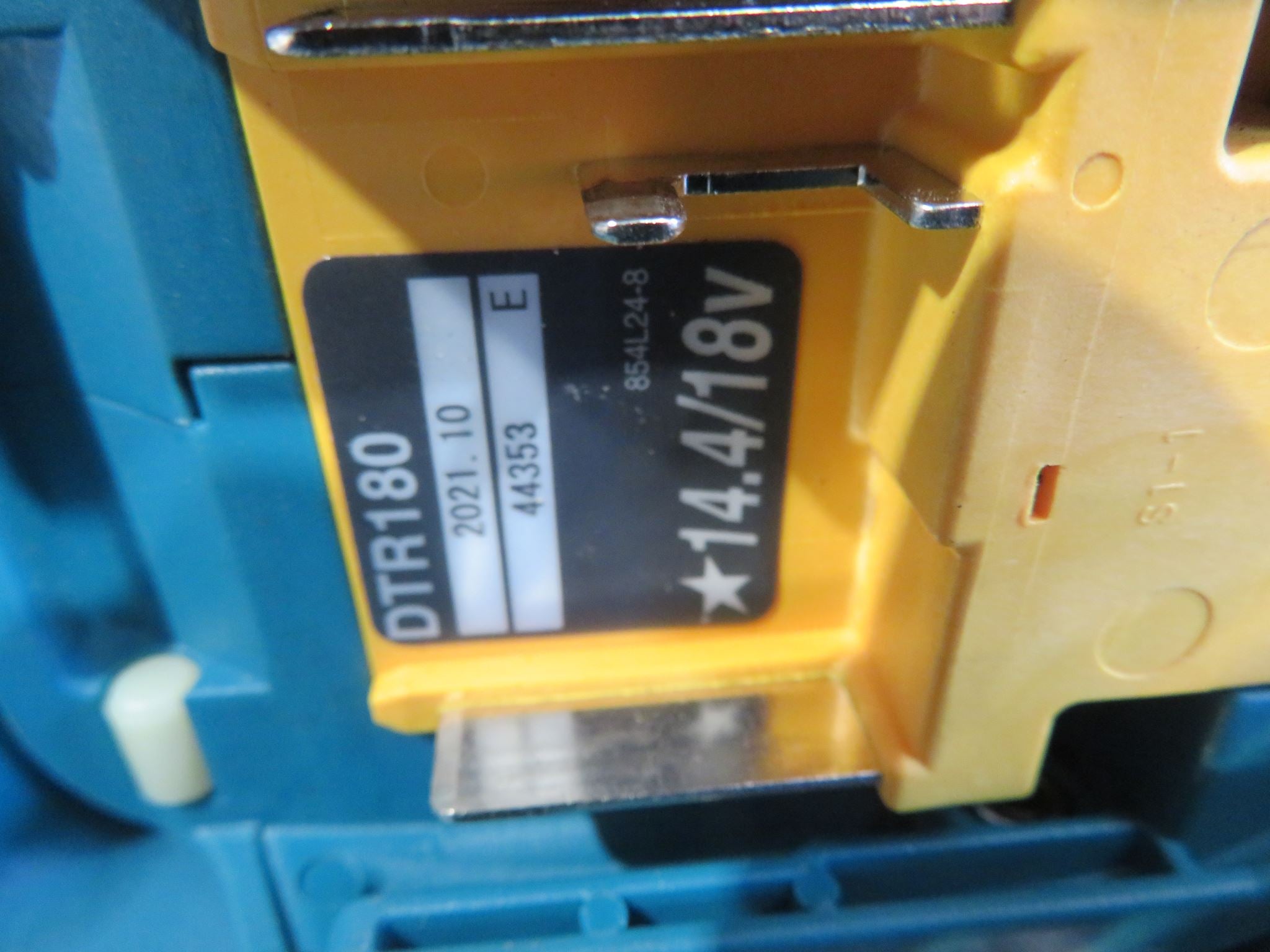 Makita 18V Lxt Brushless Rebar Tying Tool With 5Pc Coil Ex Demo