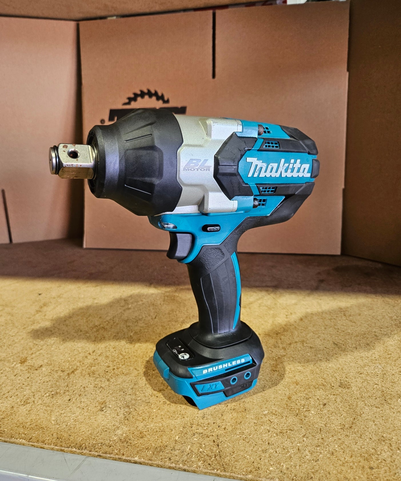 MAKITA EX DEMO 18V LXT BL IMPACT WRENCH 3/4in
