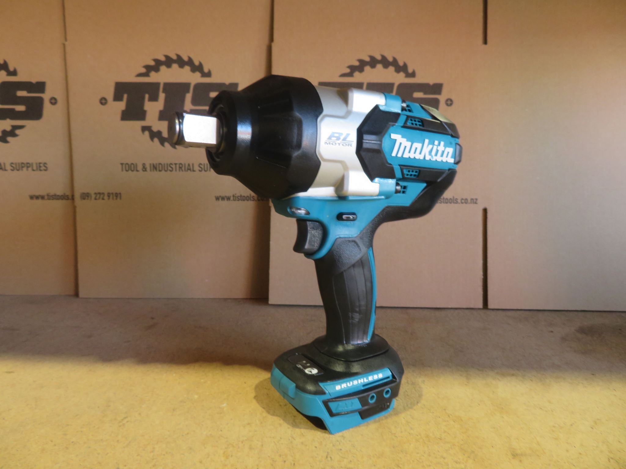 MAKITA EX DEMO 18V LXT BL IMPACT WRENCH 3/4in