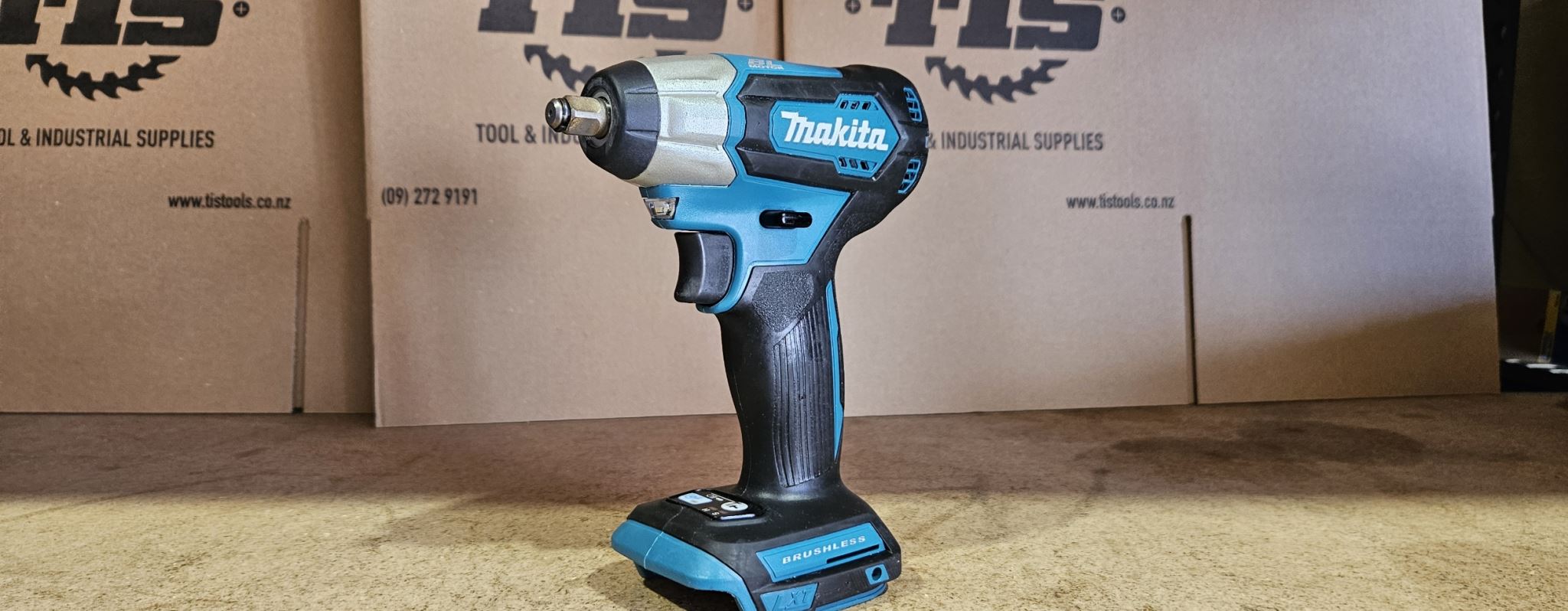 Makita EX DEMO 18V LXT BL 3/8in IMPACT WRENCH