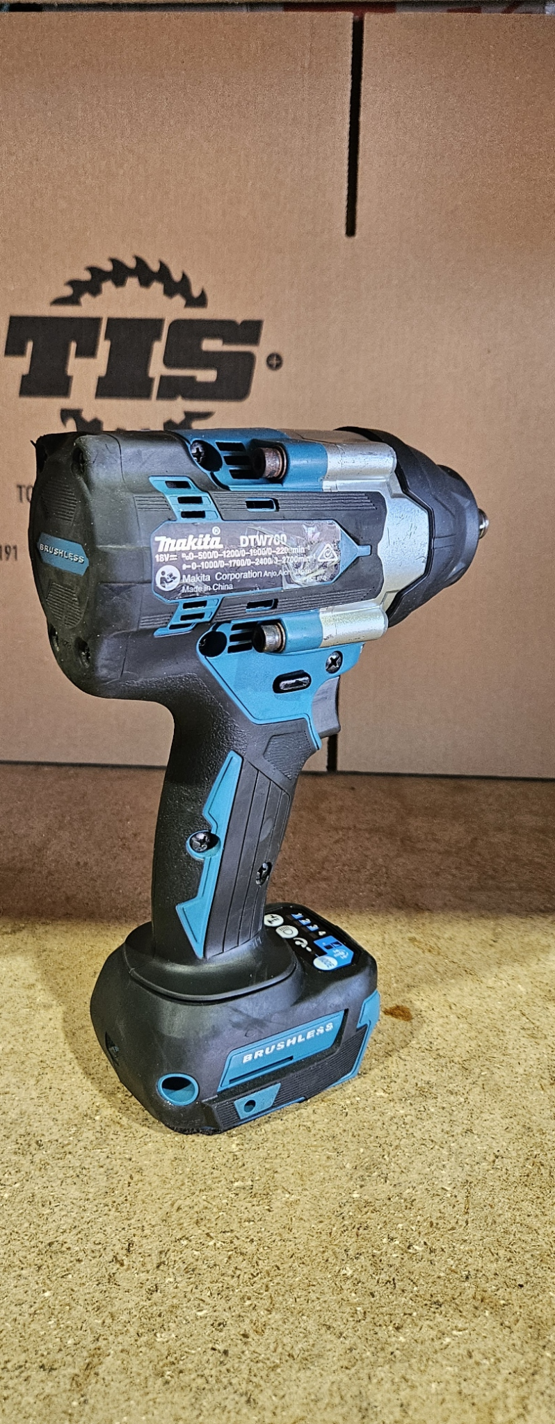 Makita 18V Bl Impact Wrench 1/2 in Ex Demo