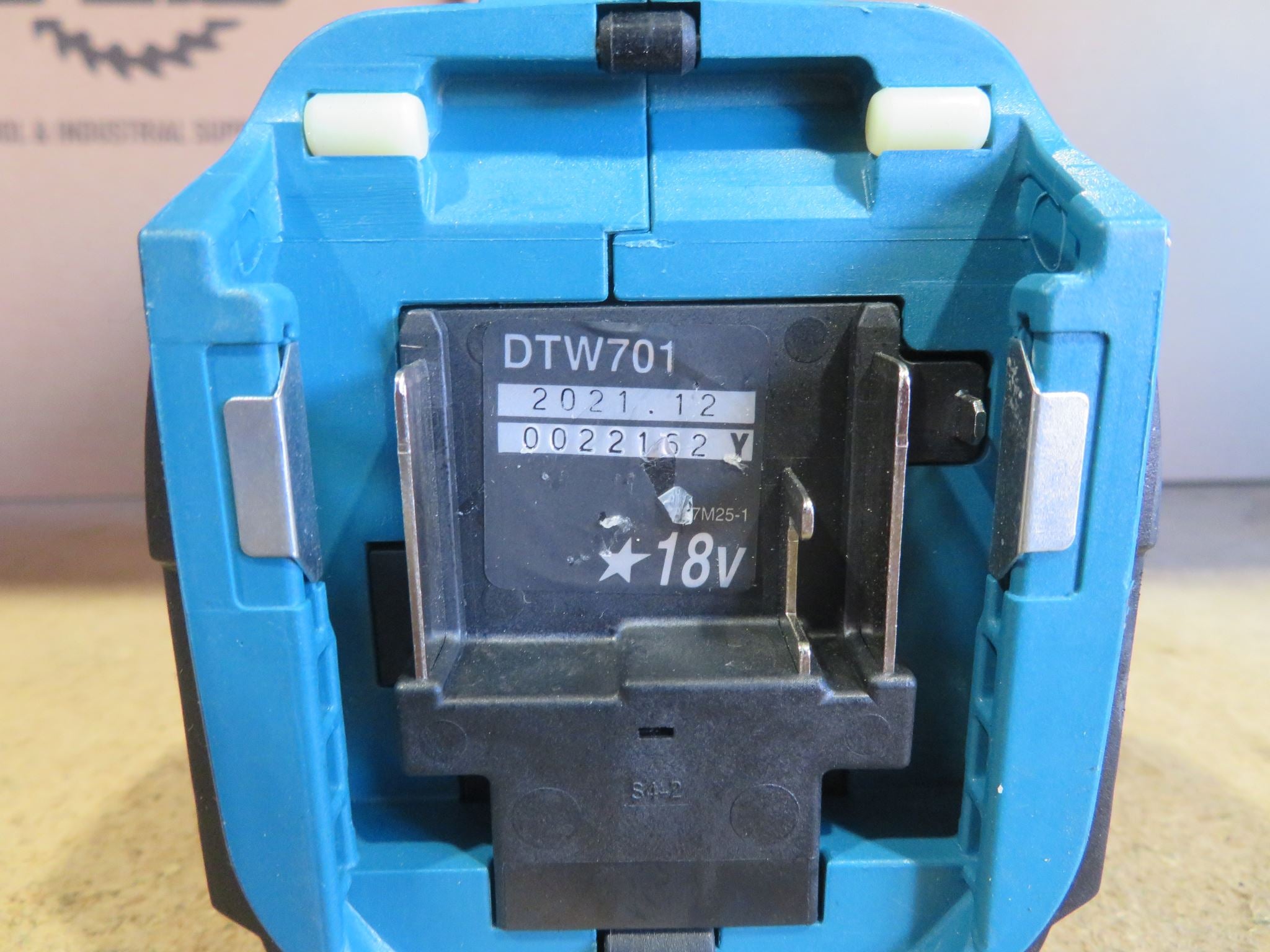 Makita Ex Demo 18V Lxt Brushless 4-Speed 1/2 in Square Drive Impact Wrench