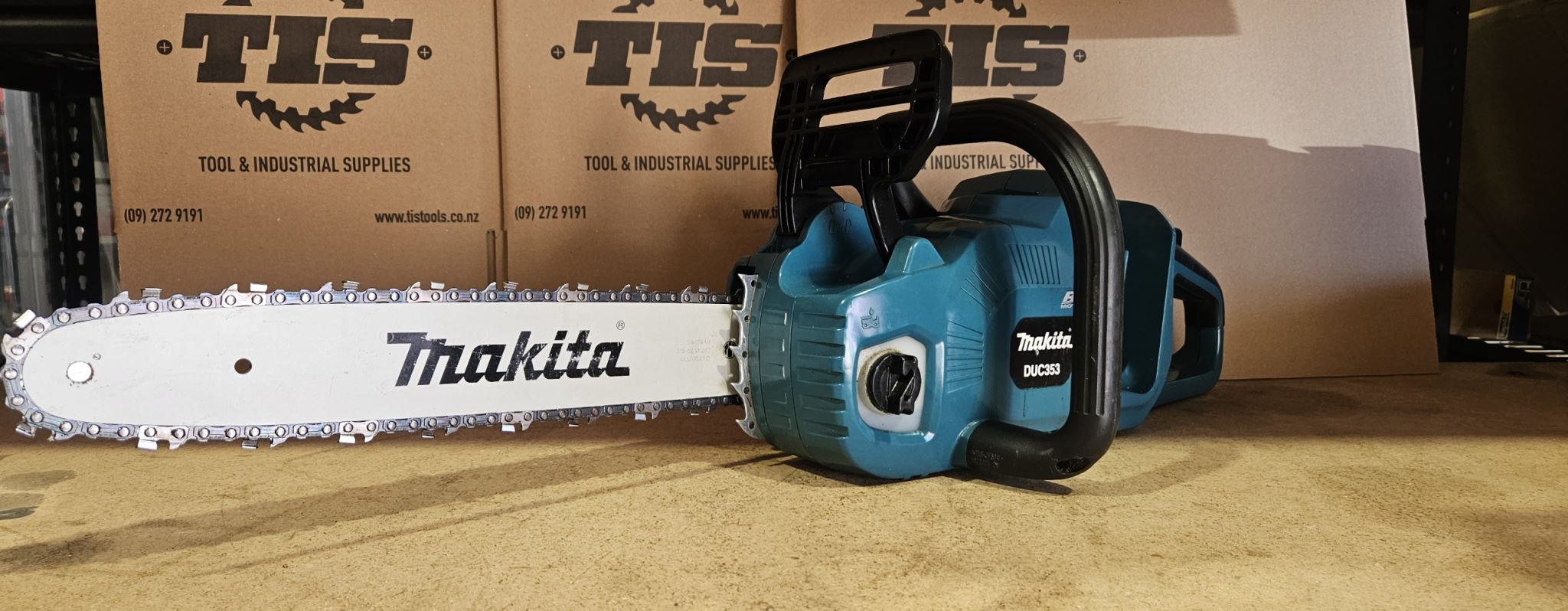 Makita 18Vx2 LXT BL CHAINSAW 350mm Ex Demo
