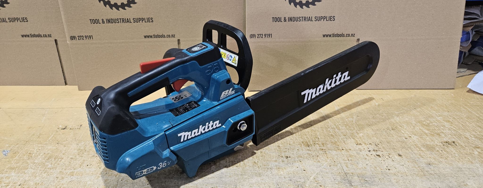 Makita 18Vx2 BL CHAINSAW Top 14 inch Ex Demo