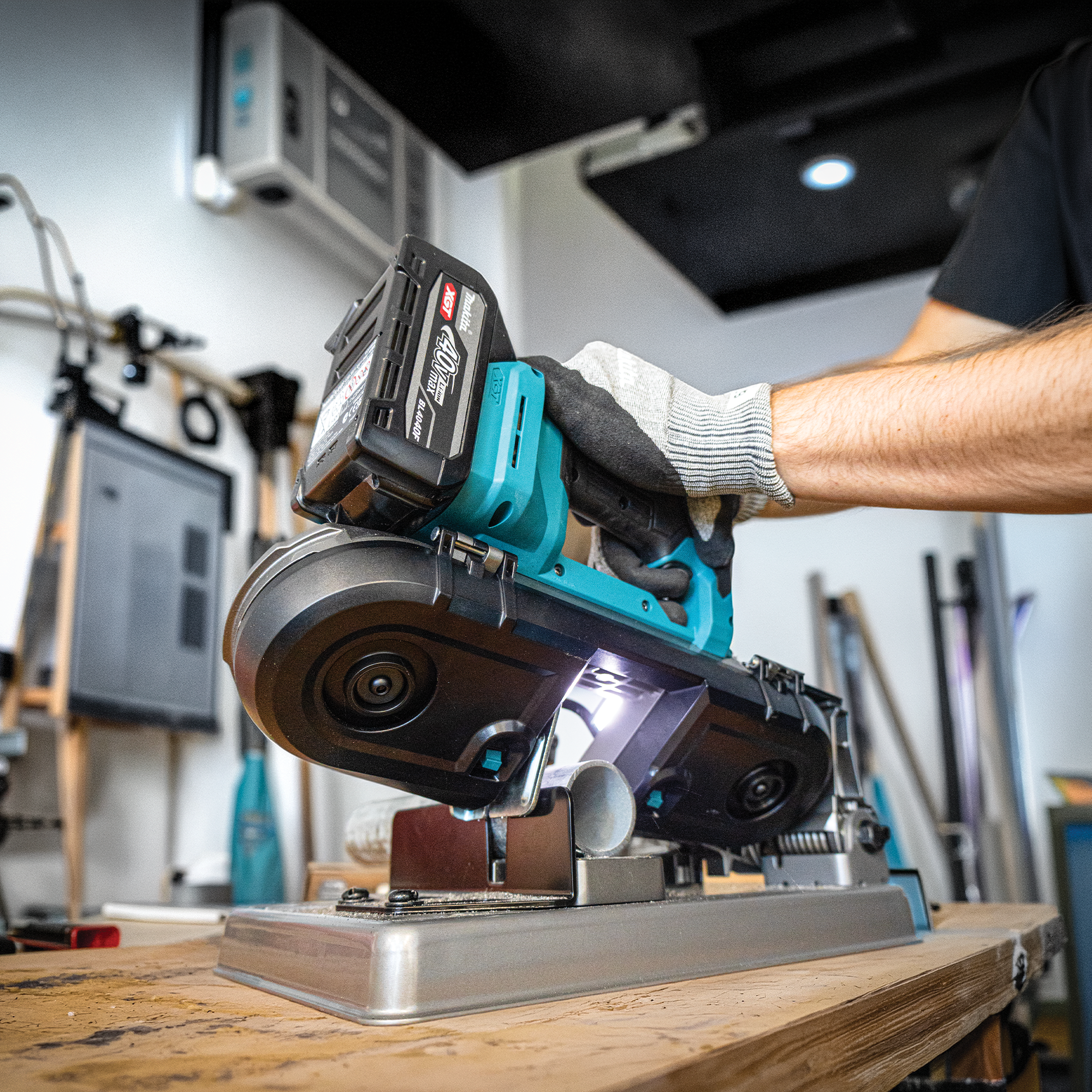 Makita 40Vmax XGT Brushless 66mm Band Saw