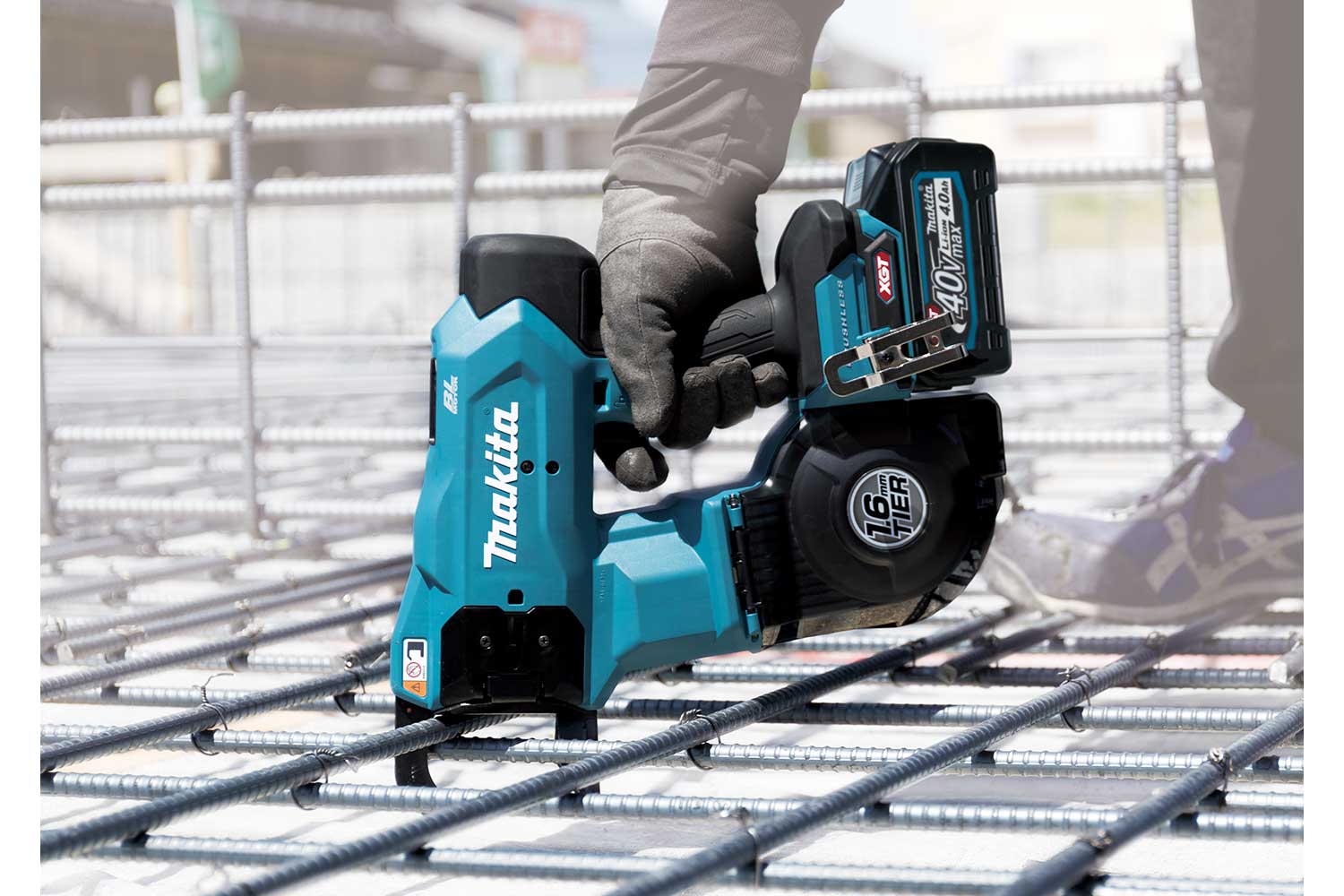 Makita 40Vmax XGT BRUSHLESS 16GA REBAR TYING TOOL