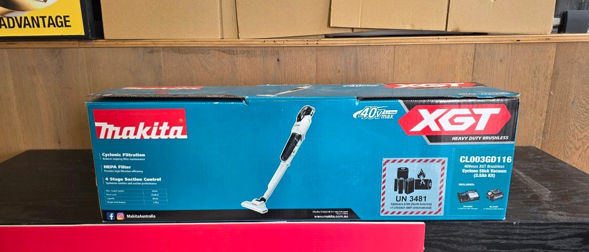 Makita XGT Cyclone Stick Vac 2.5Ah