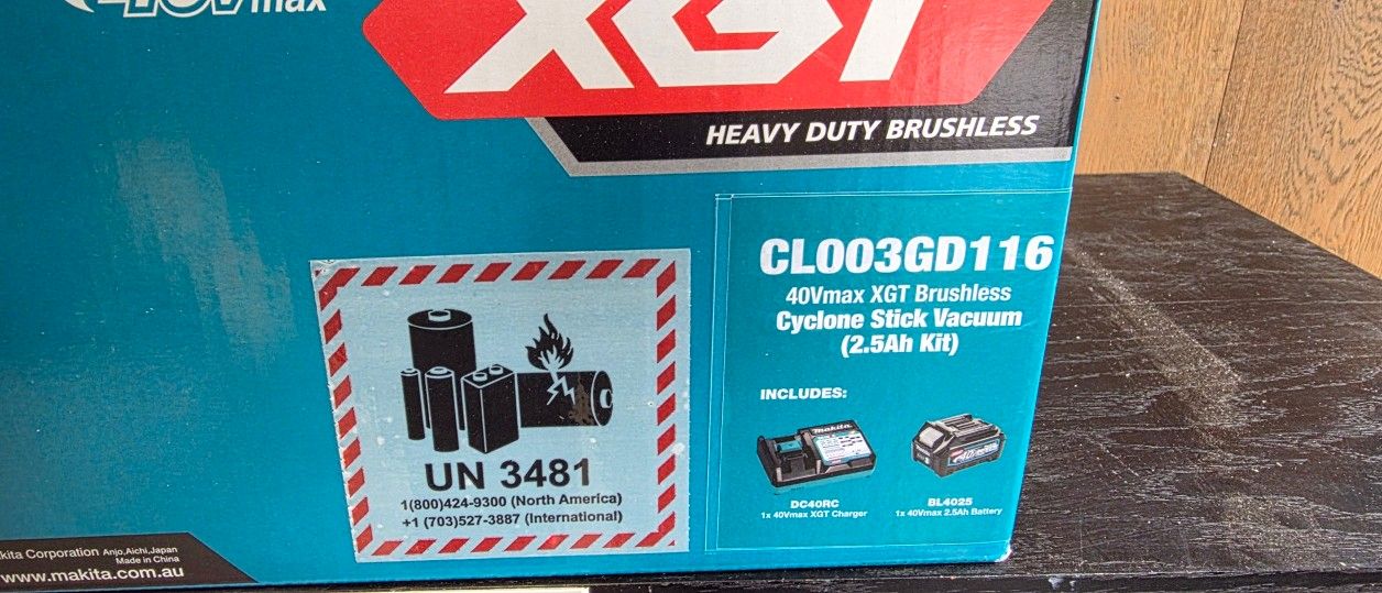 Makita XGT Cyclone Stick Vac 2.5Ah