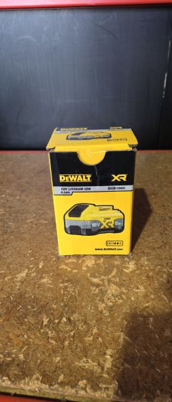 Dewalt 18V 8Ah XR Li-Ion Battery Pack