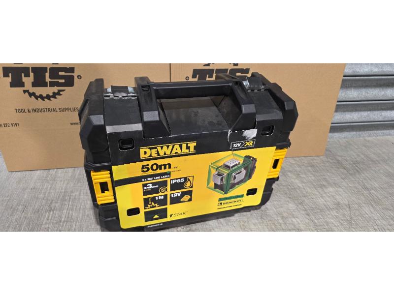 DEWALT 12V XR Li-Ion 3 Way Self-Levelling GREEN Multi L