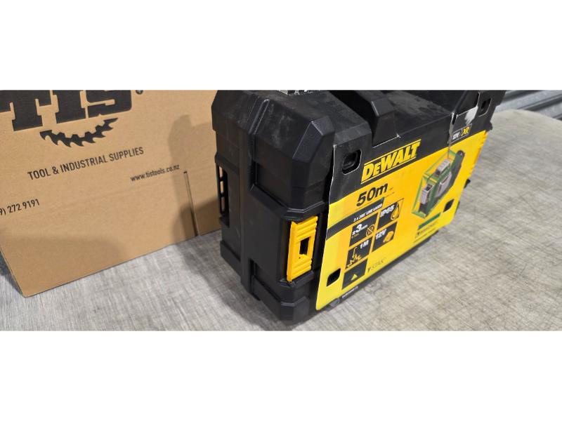 DEWALT 12V XR Li-Ion 3 Way Self-Levelling GREEN Multi L