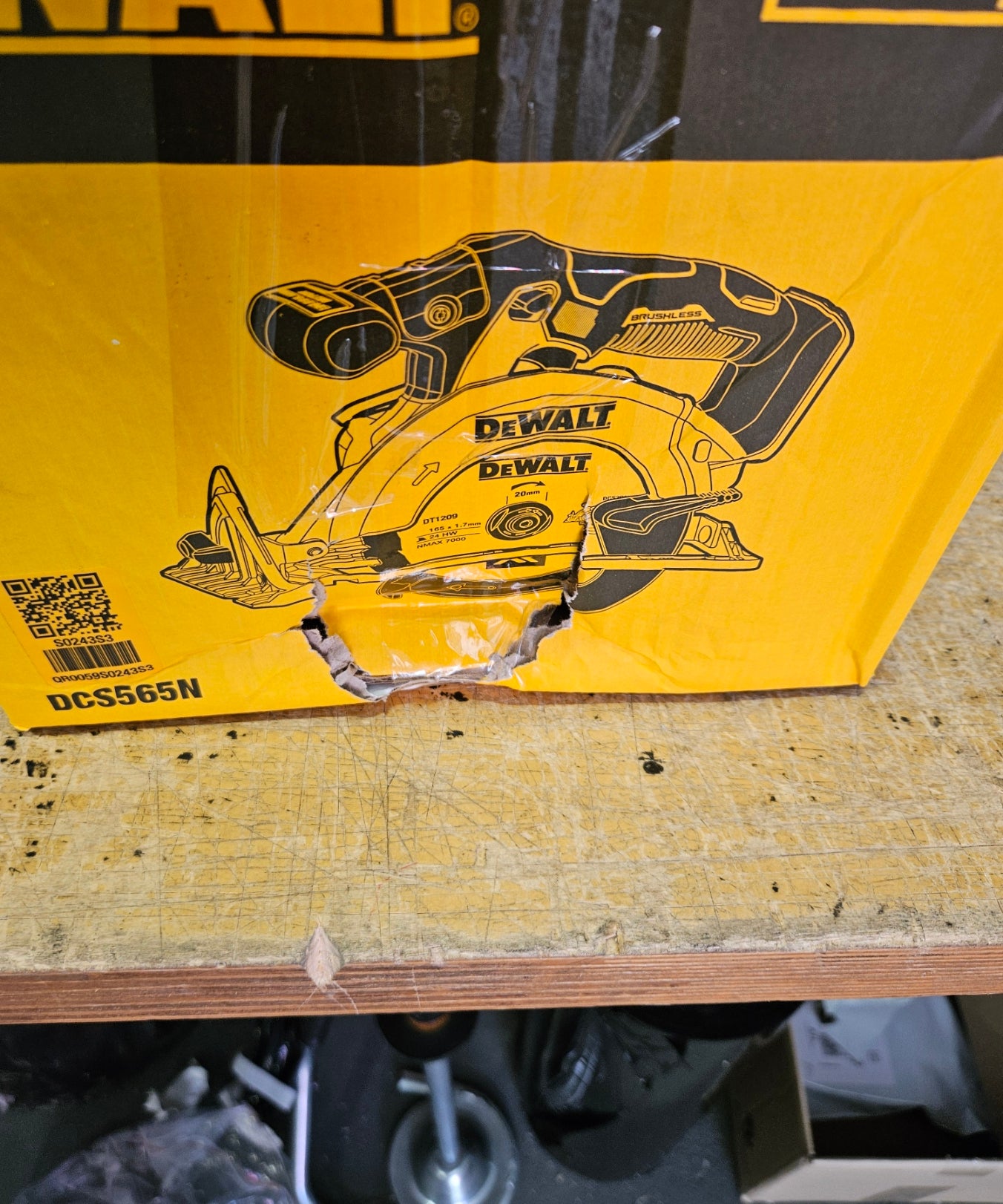 DeWALT XR Cordless Circular Saw 18V 165mm Bare