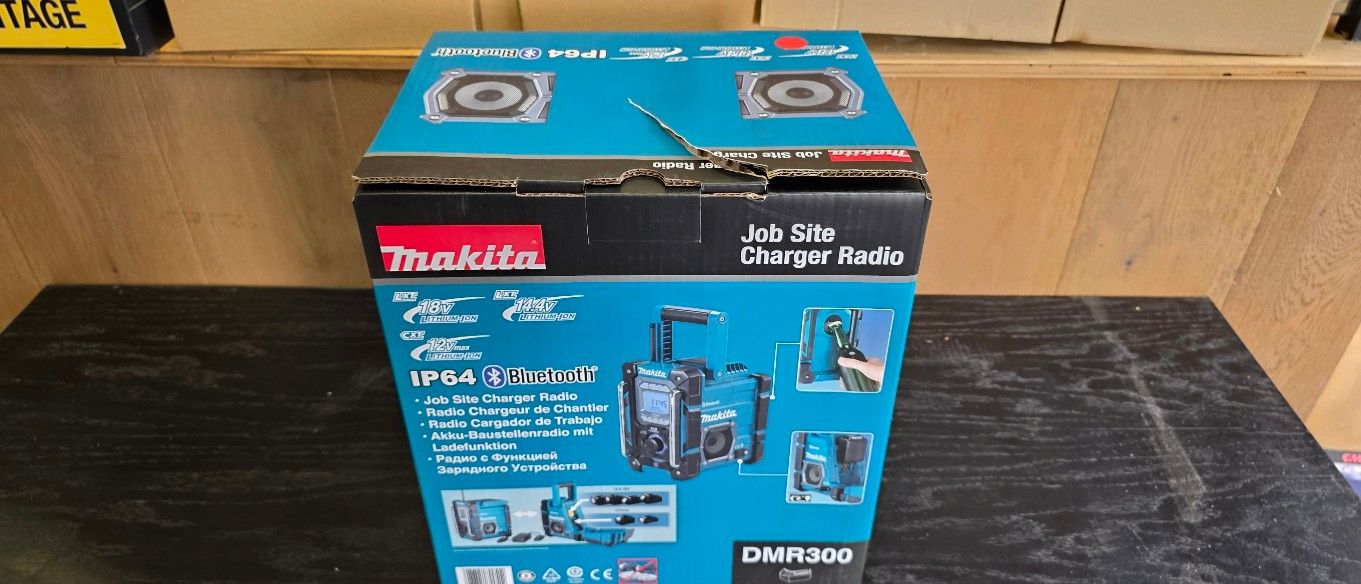Makita 18V LXT CHARGER RADIO Teal