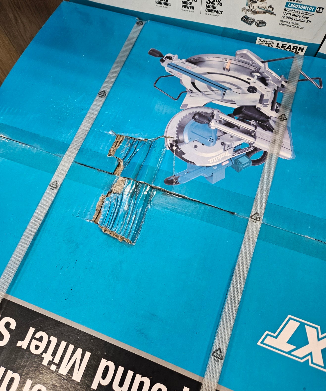 Damaged Box LS004GM101 40Vmax XGT Brushless 260mm (10-¼") Slide Compound Mitre Saw kit